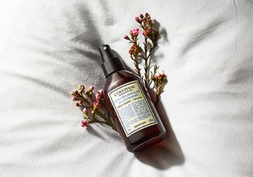 MASSAGEM RELAXANTE COM &Oacute;LEOS ESSENCIAIS