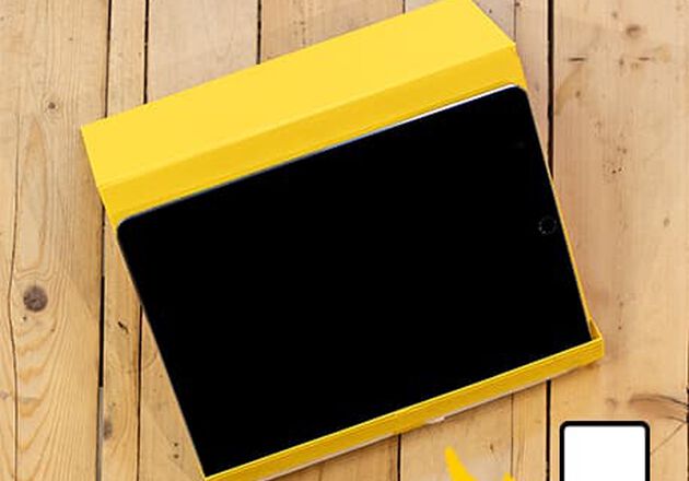 TRANSFORME A SUA CAIXA PRESENTE NUM SUPORTE PARA O TABLET