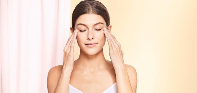 massagem contorno dos olhos